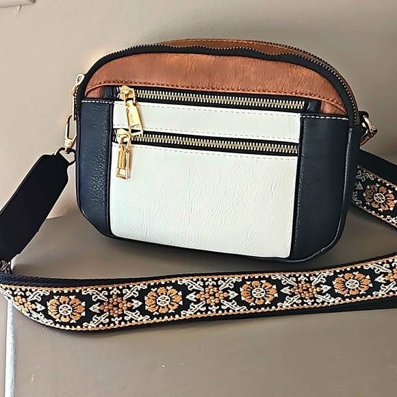 NEW Color Block Crossbody Purse - Picture 1 of 4